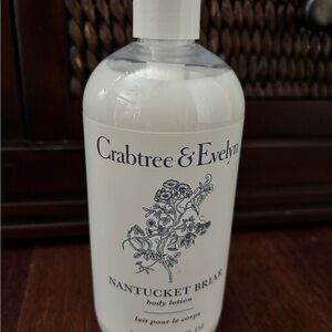 Crabtree & Evelyn Nantucket Briar Lotion in White and Blue